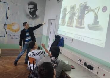 Интегрирани дейности по Безопасно движение по пътищата в ПГЕЕ "Ап. Арнаудов" - Русе