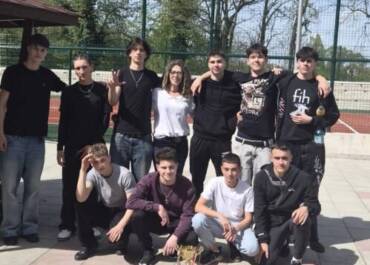Отлично представяне на ПГЕЕ „Апостол Арнаудов“ в Ученическите игри 2025–2026